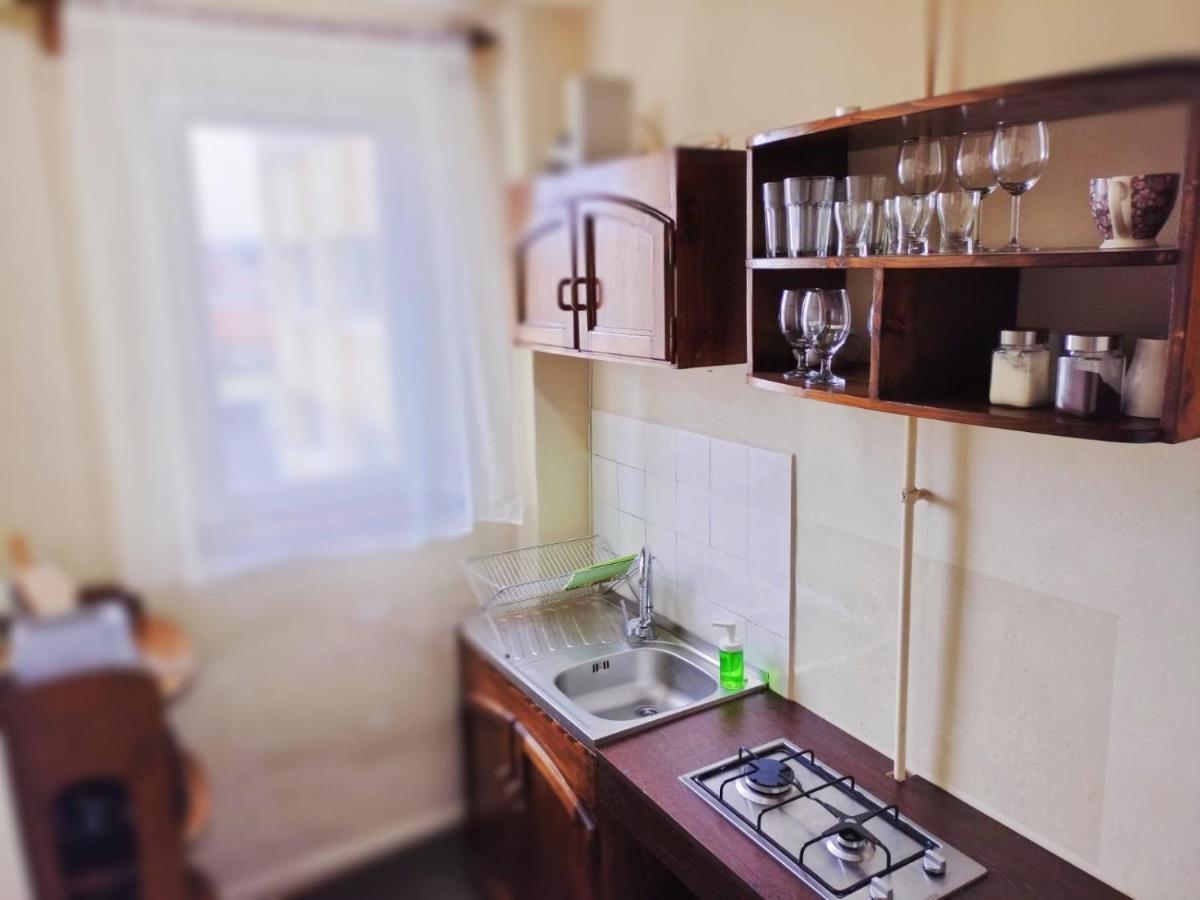 Nexus Center Apartment Миеркуря Чук Екстериор снимка